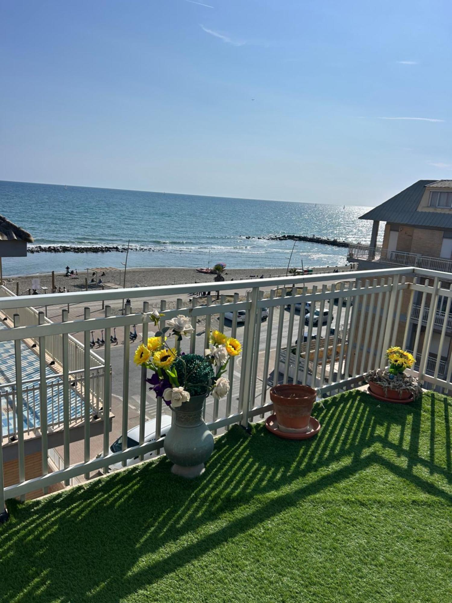 Apartmán Front Sea Luxury Lido di Ostia Exteriér fotografie