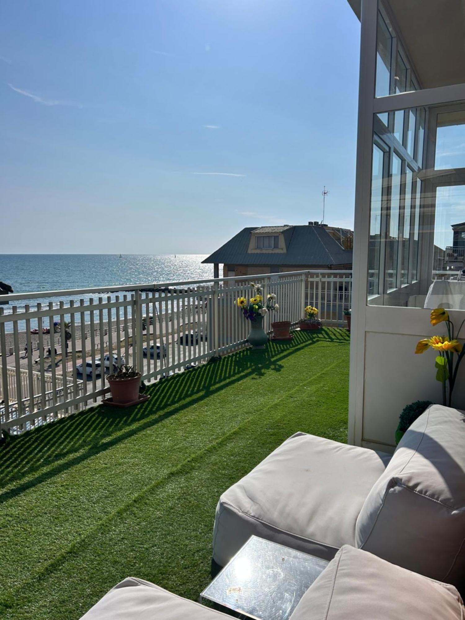 Apartmán Front Sea Luxury Lido di Ostia Exteriér fotografie